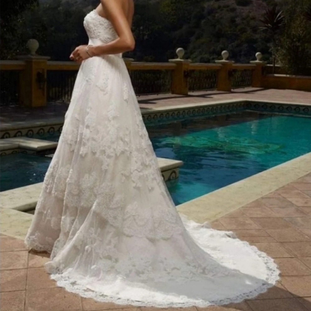 Casablanca A-Line Chantalily Lace Scallop Crystal Beaded Bridal Dress Style 1900 - Picture 13 of 16